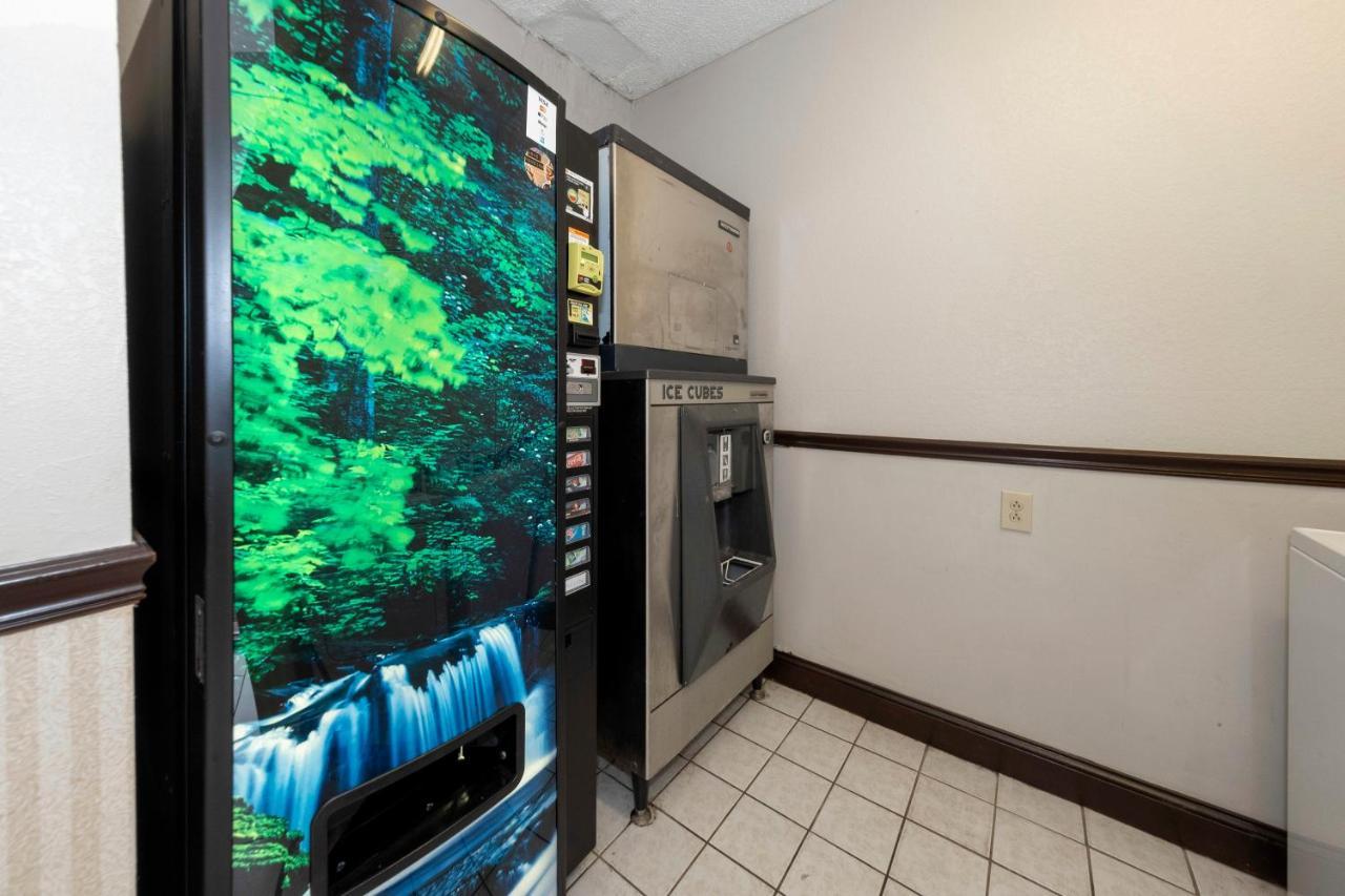 Red Roof Inn Atlanta Southeast Стокбридж Экстерьер фото